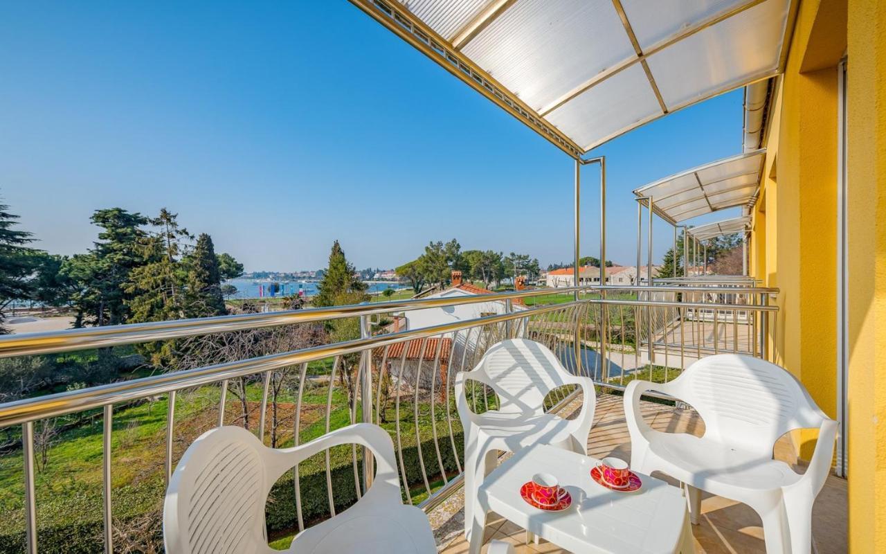 Valessia House With Apartment Umag Exteriör bild