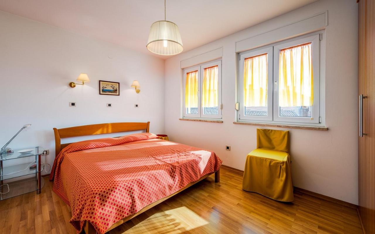 Valessia House With Apartment Umag Exteriör bild