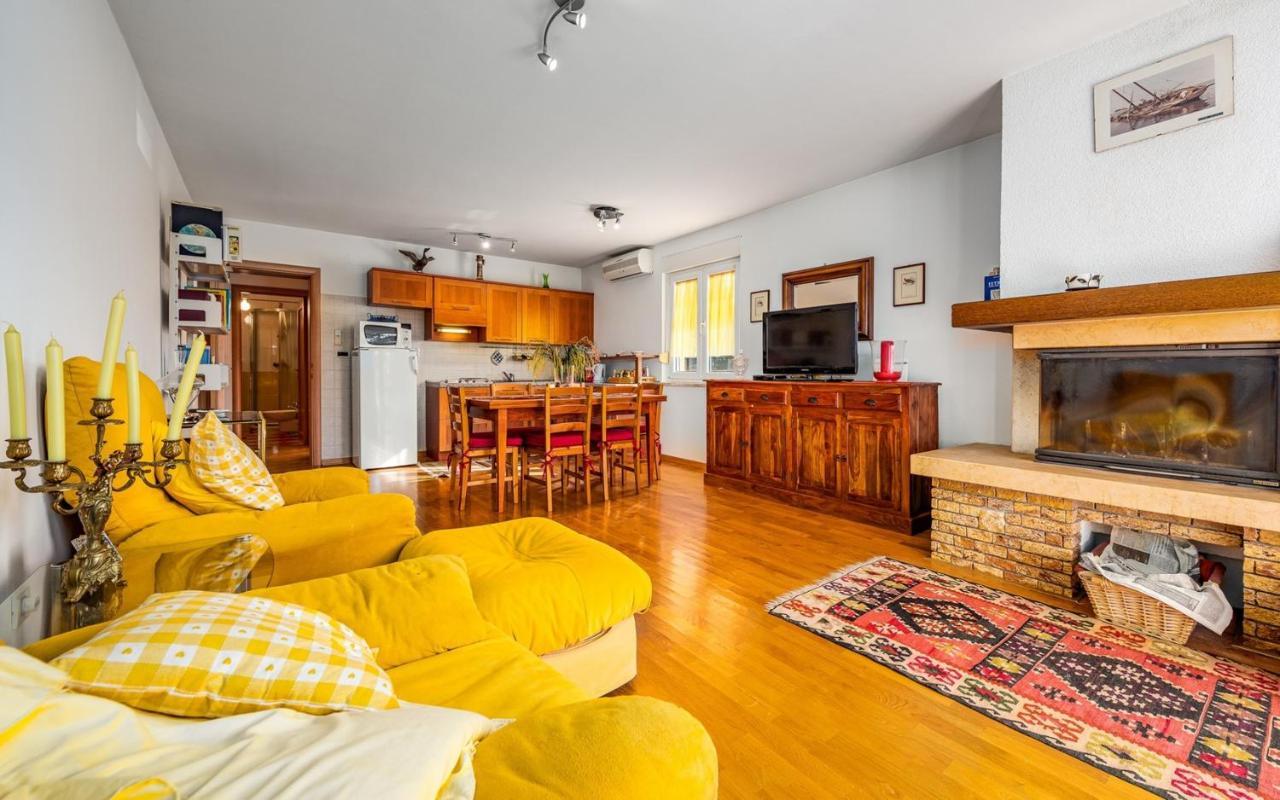 Valessia House With Apartment Umag Exteriör bild
