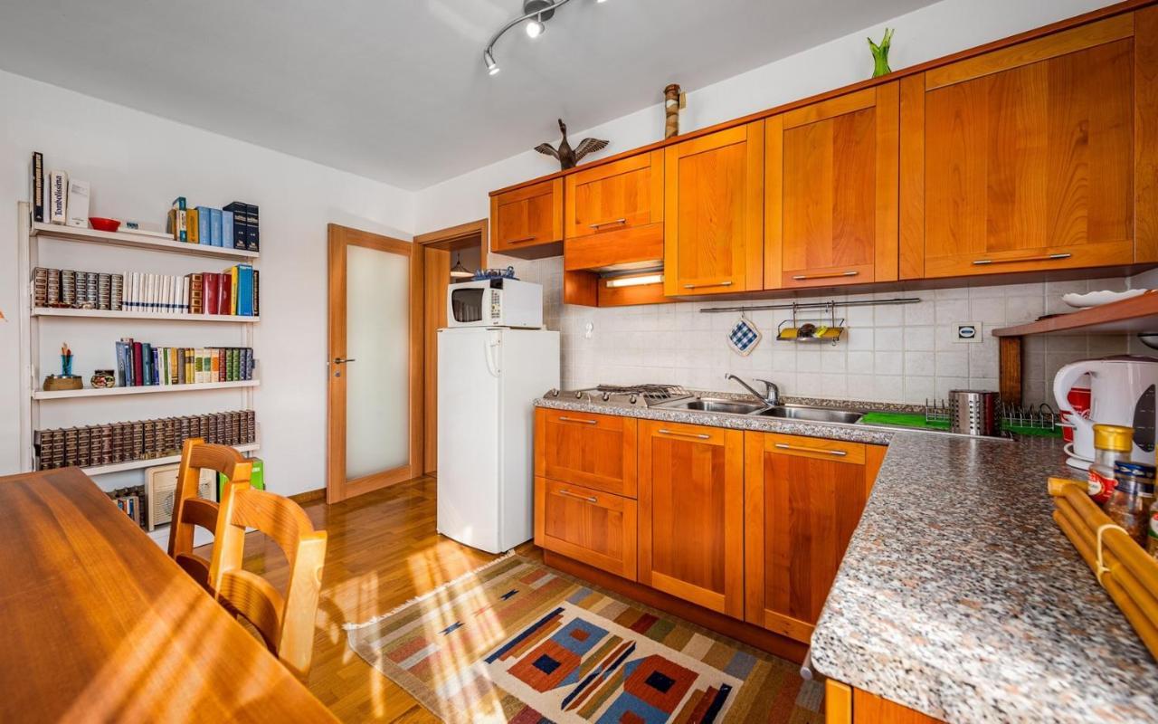 Valessia House With Apartment Umag Exteriör bild